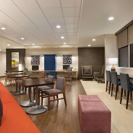 Home2 Suites By Hilton Glendale Westgate Extérieur photo