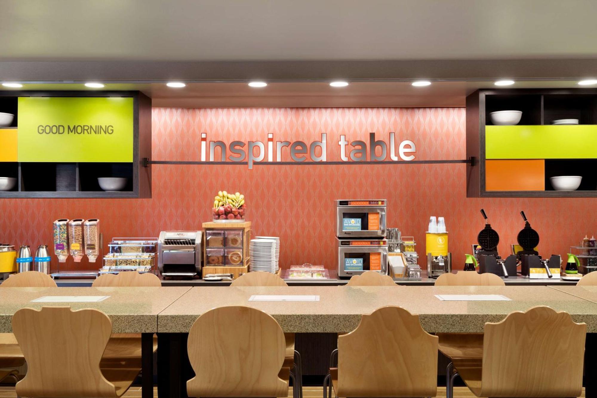 Home2 Suites By Hilton Glendale Westgate Extérieur photo