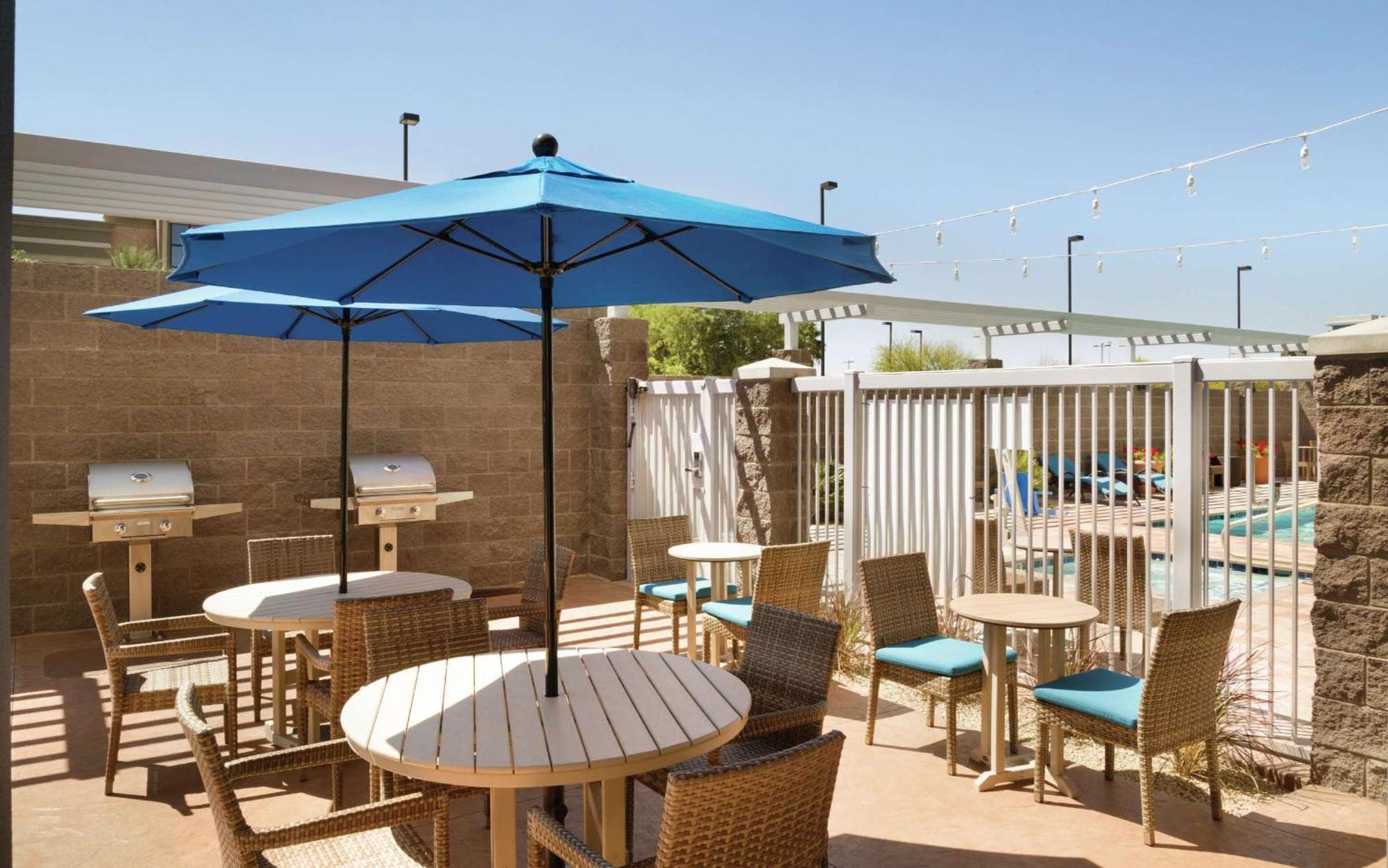 Home2 Suites By Hilton Glendale Westgate Extérieur photo