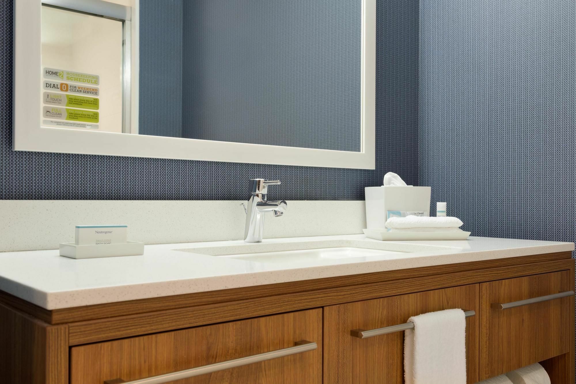 Home2 Suites By Hilton Glendale Westgate Extérieur photo